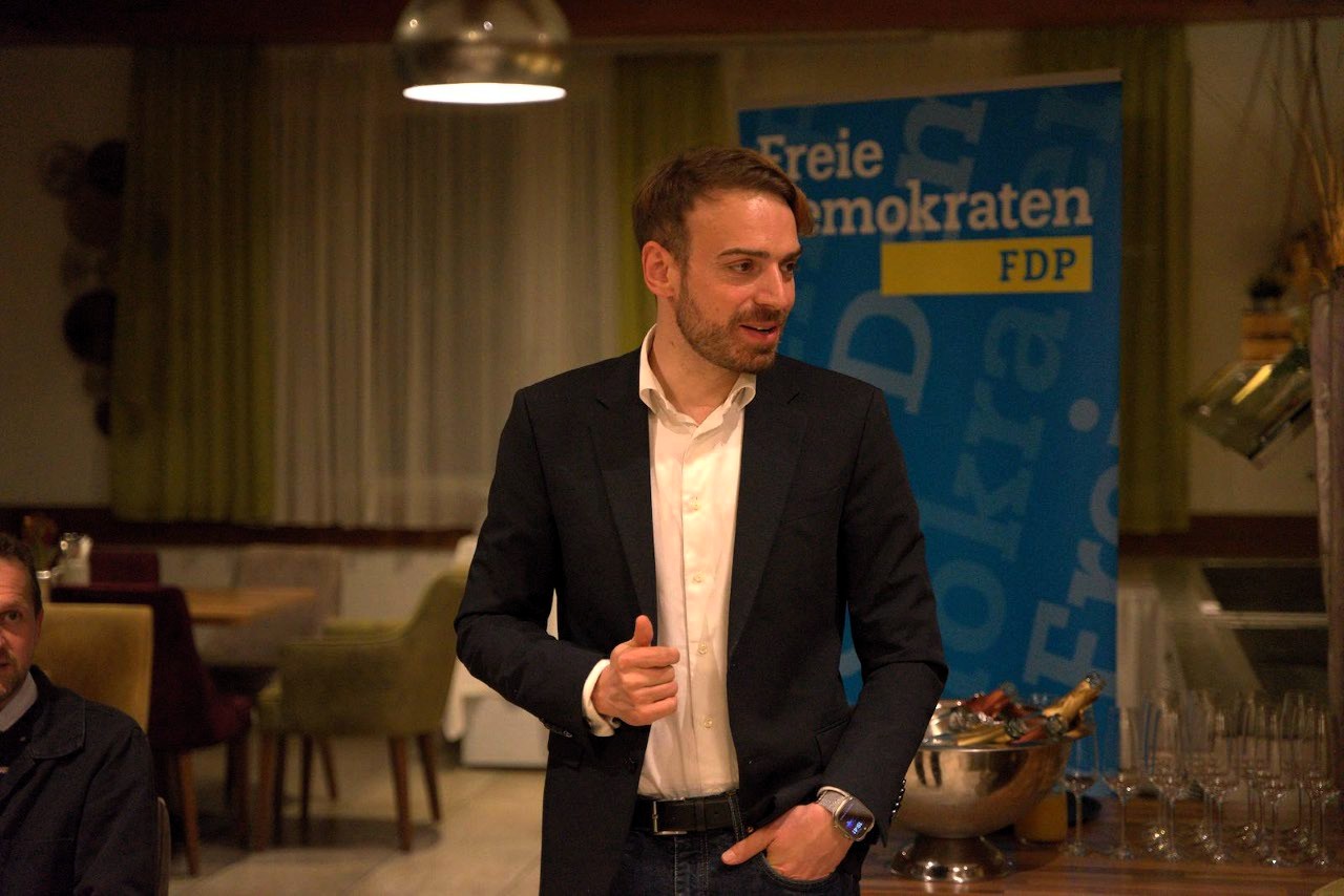 Valentin Abel berichtet zu aktuellen Themen aus Land und Bund